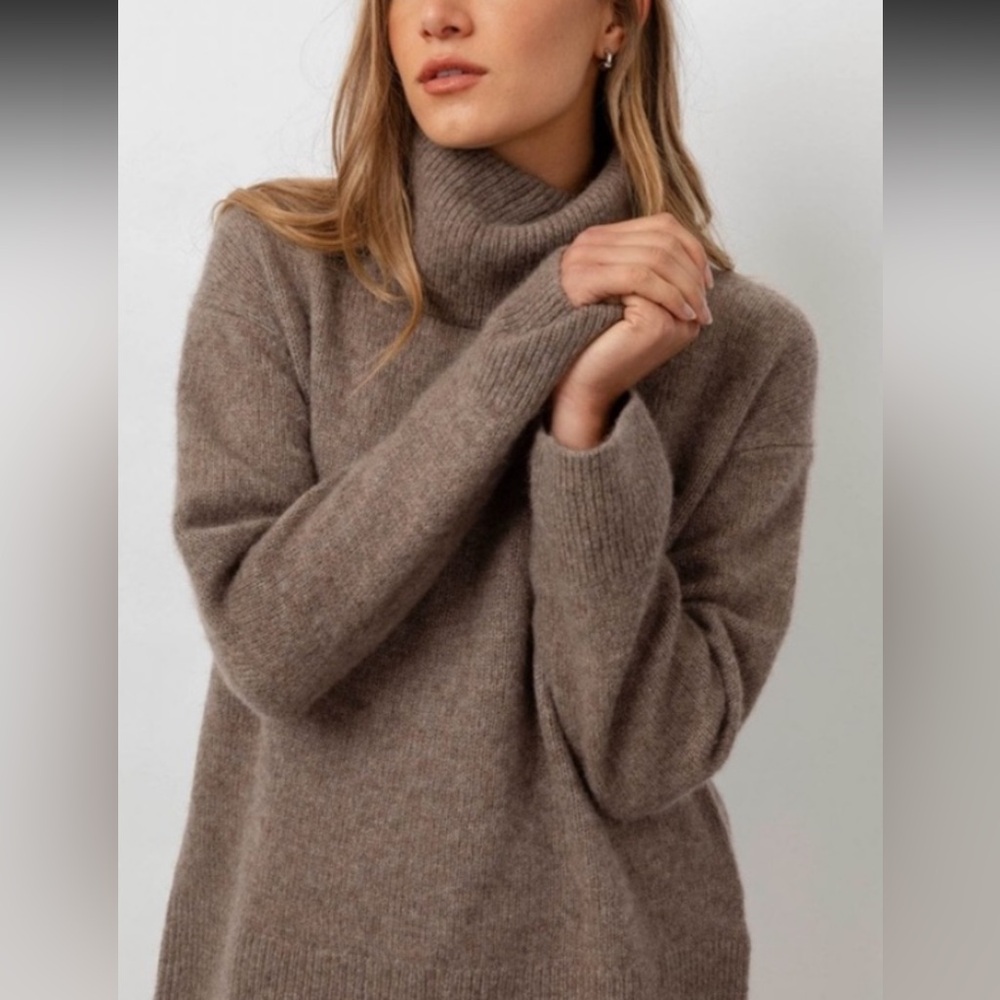 Rails Cashmere & silk blend beautiful sweater from Bloomingdale’s